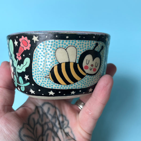 Ceramic Wheel Thrown Bee Flower Bowl 9.5oz